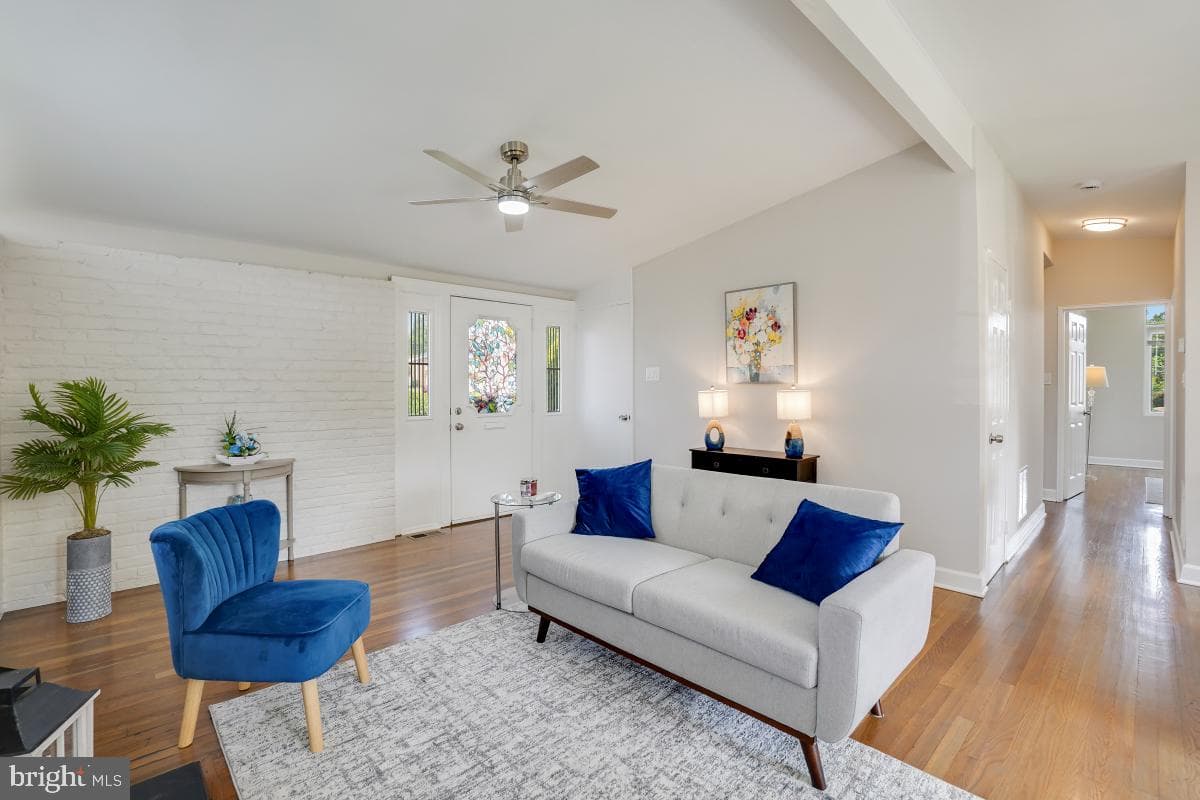 409 University Boulevard W photo 10