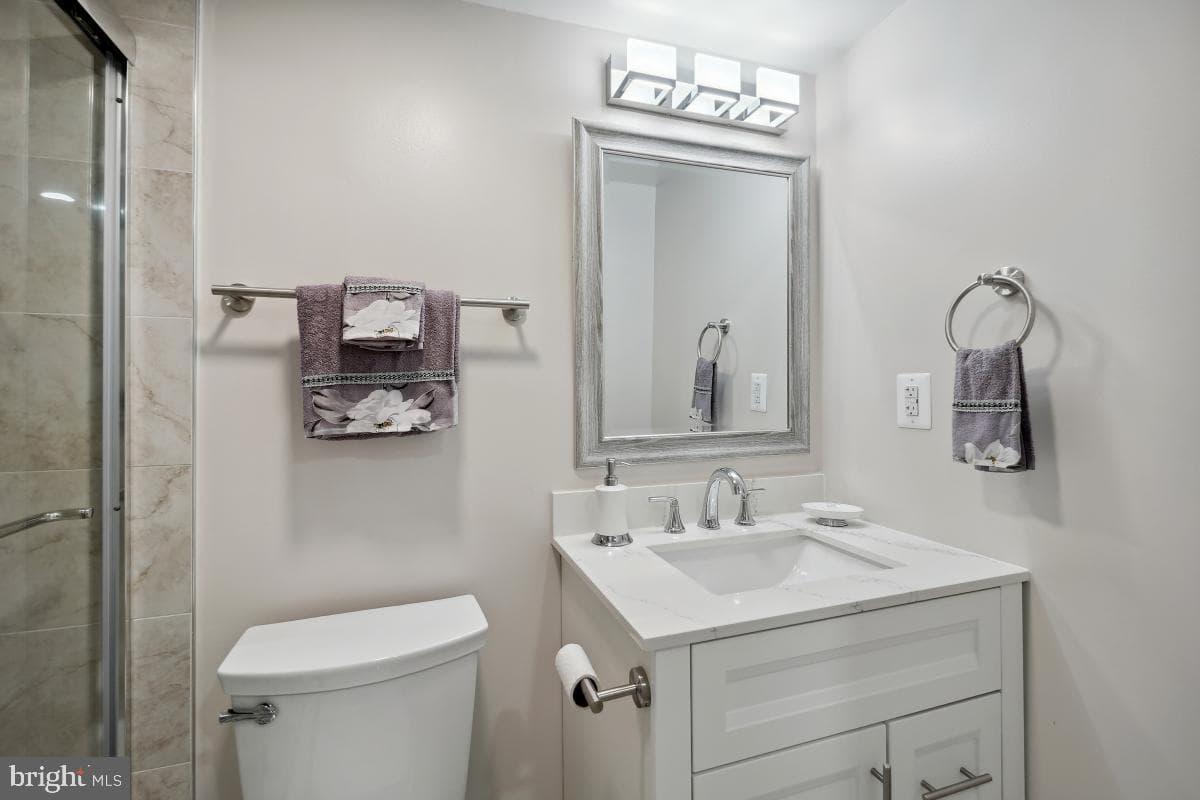 409 University Boulevard W photo 17