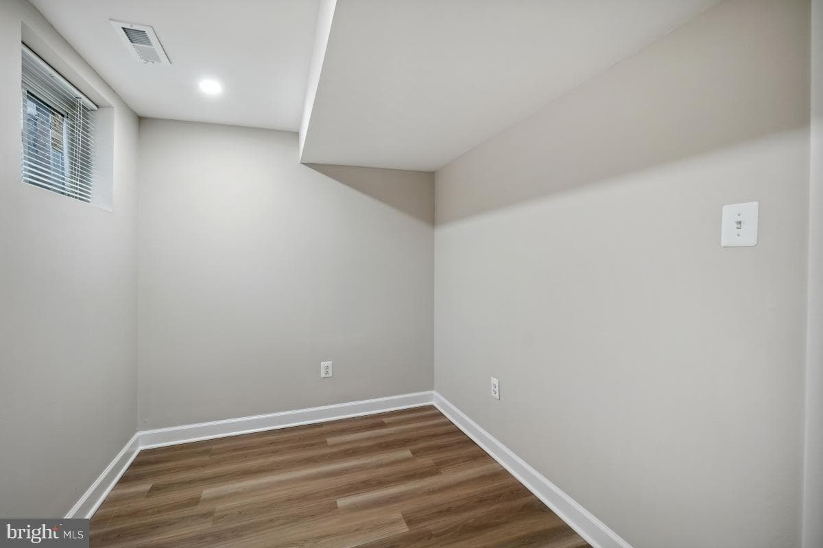 409 University Boulevard W photo 18