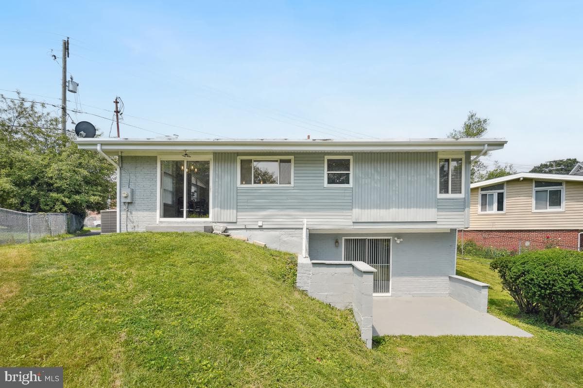 409 University Boulevard W photo 28