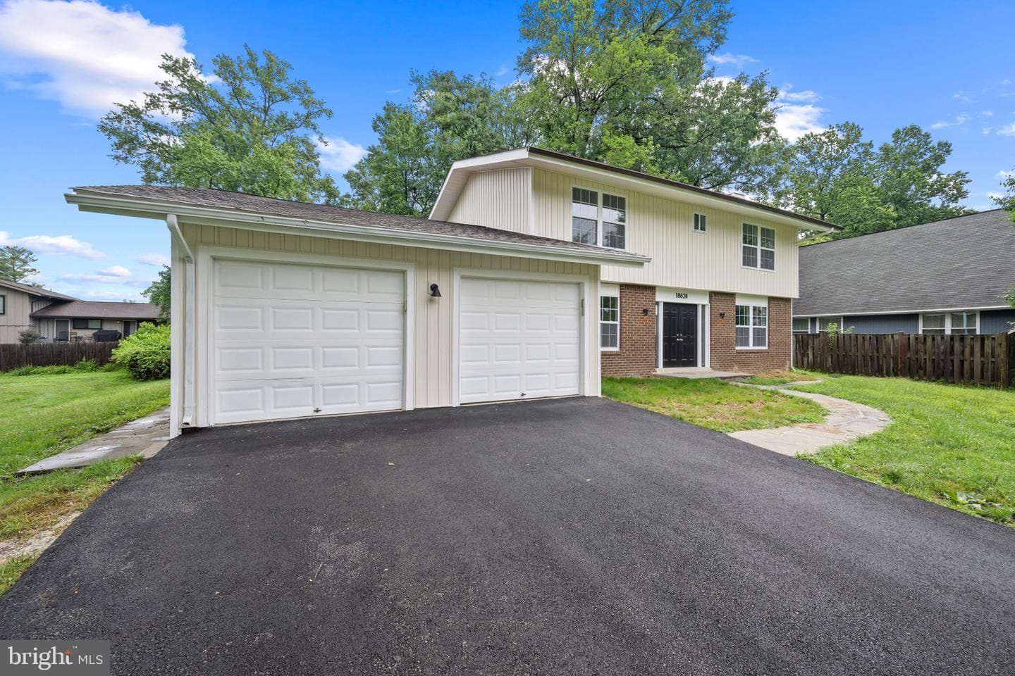 18624 Queen Elizabeth Drive photo 2