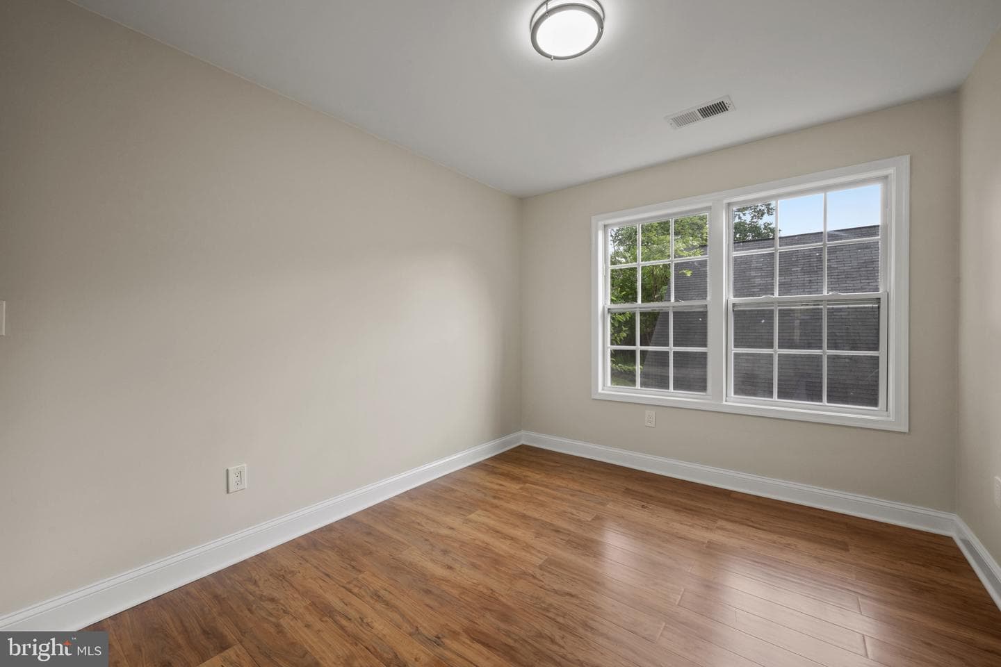 18624 Queen Elizabeth Drive photo 23