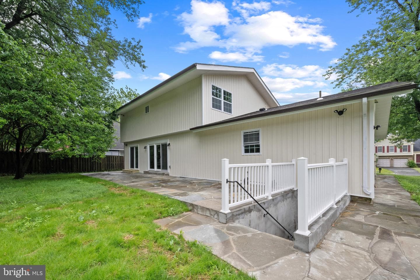 18624 Queen Elizabeth Drive photo 40