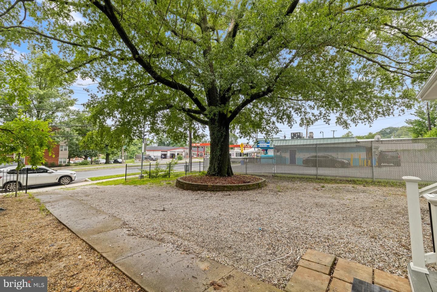 950 E West Highway photo 4