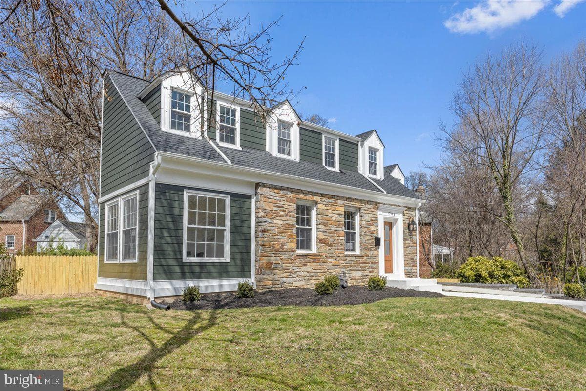 1705 Corwin Drive photo 4