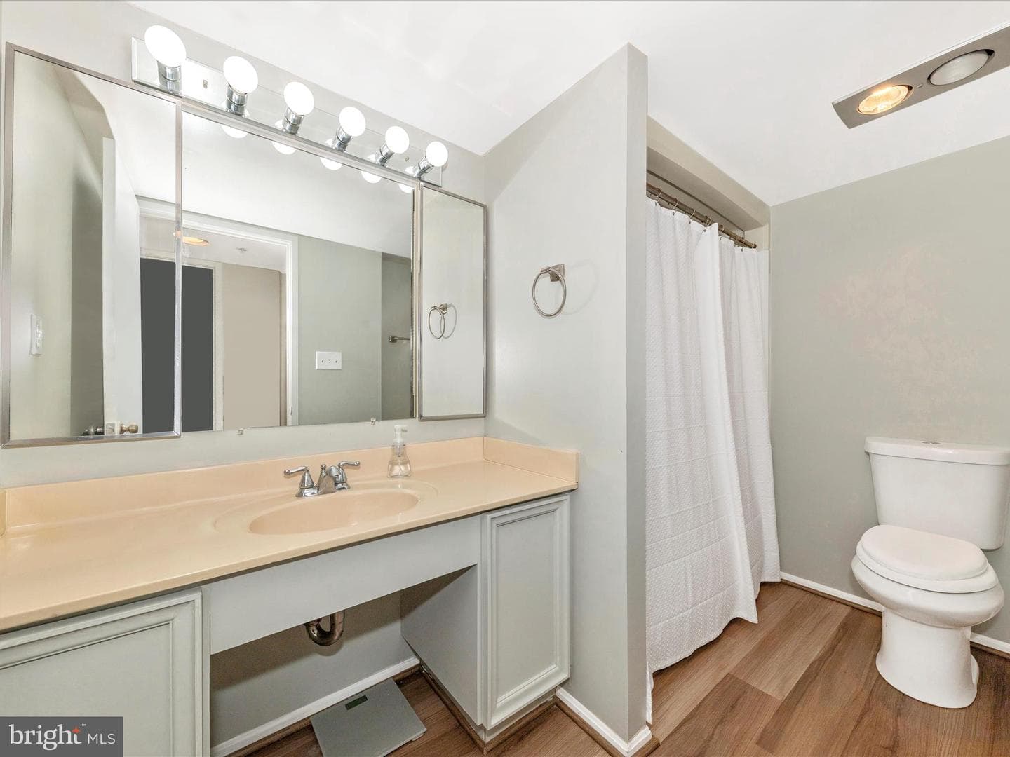 15101 Interlachen Drive #1-116 photo 28