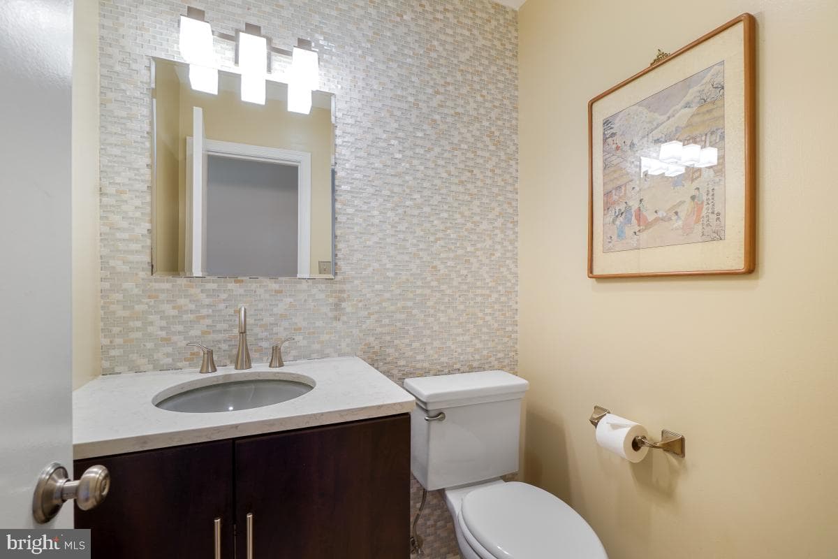 8108 Paisley Place photo 14