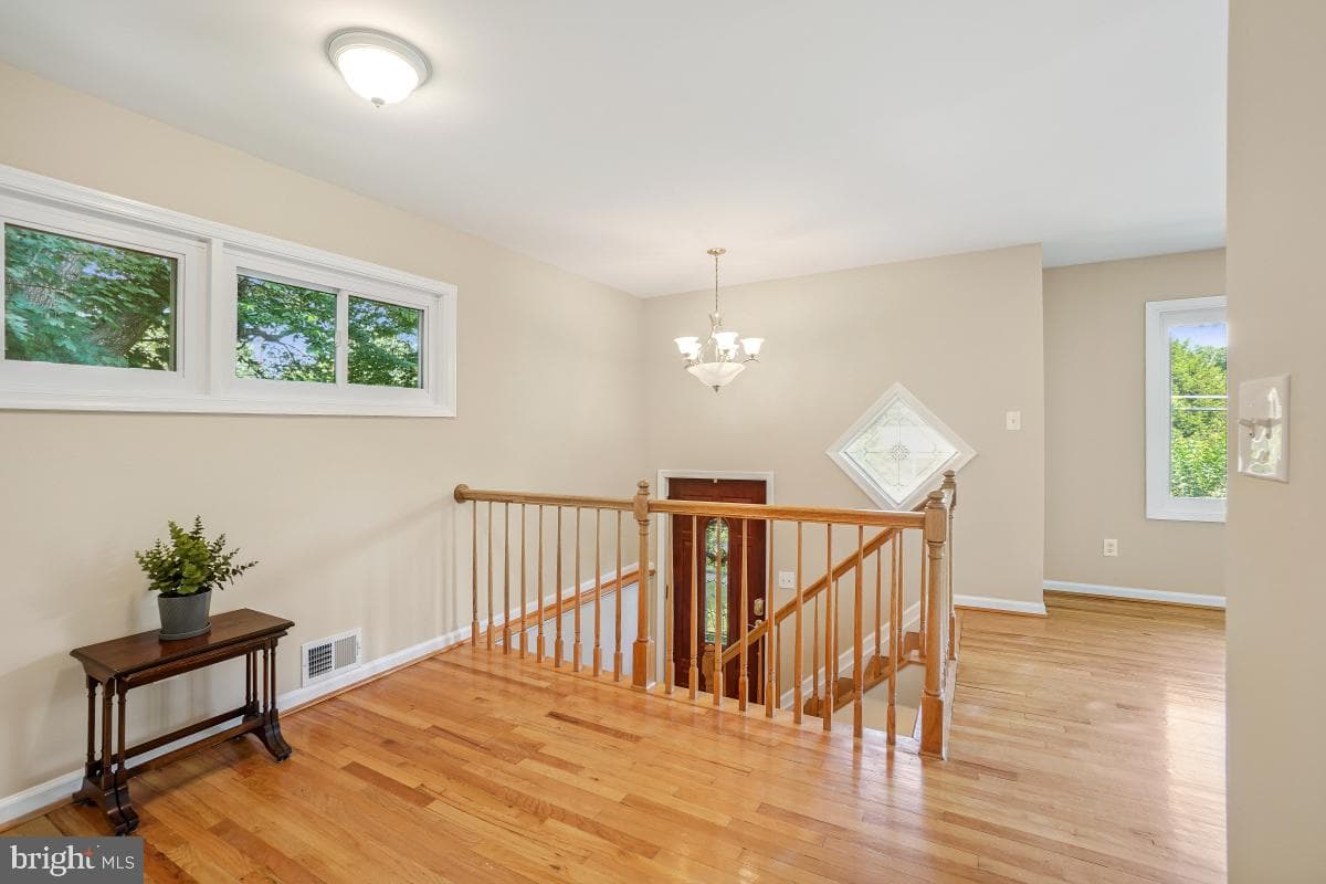 404 Hull Place photo 11