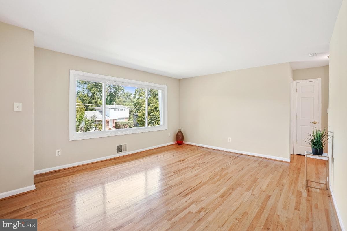 404 Hull Place photo 13