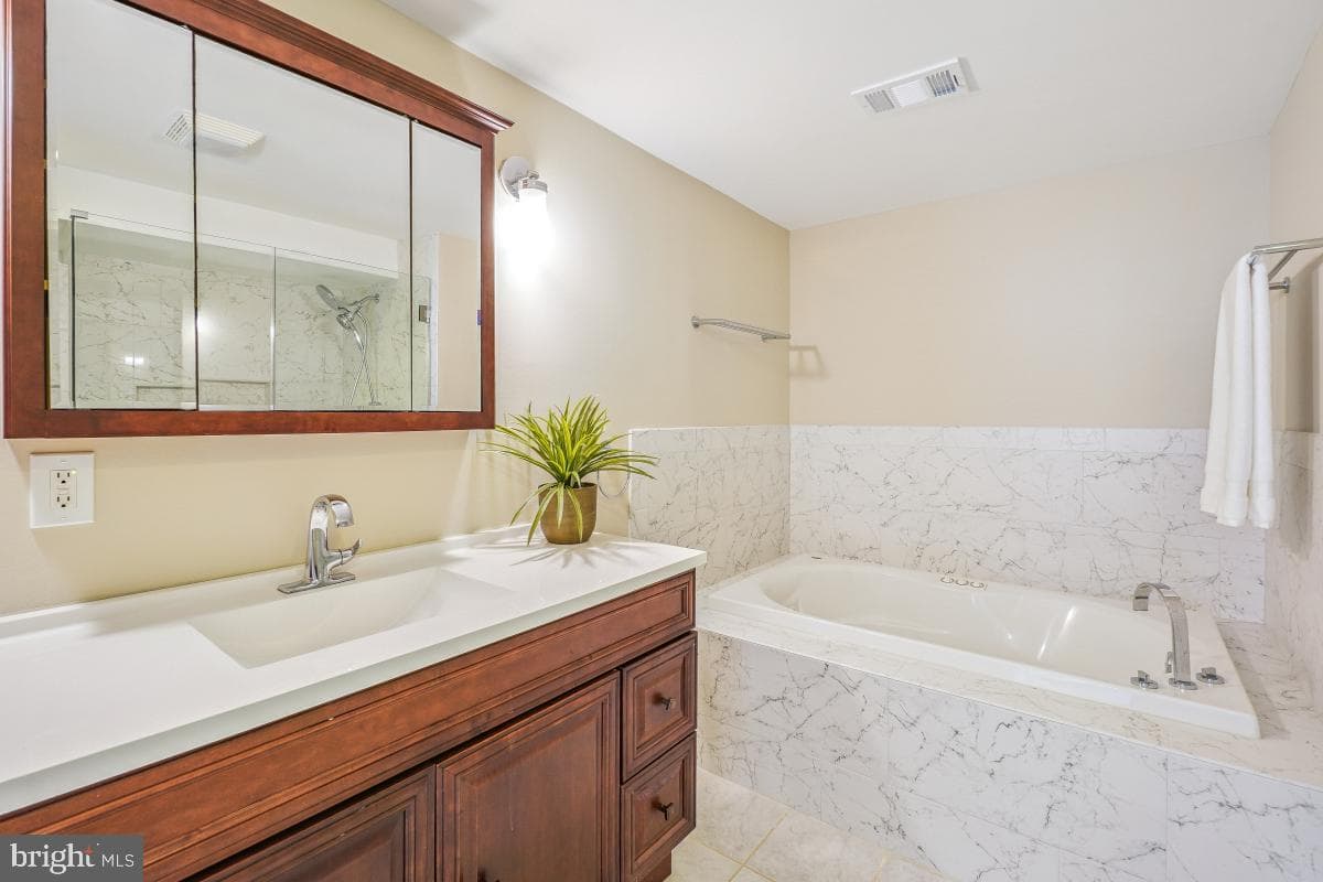 404 Hull Place photo 24