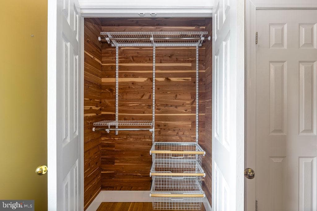 1516 Vivian Court photo 32