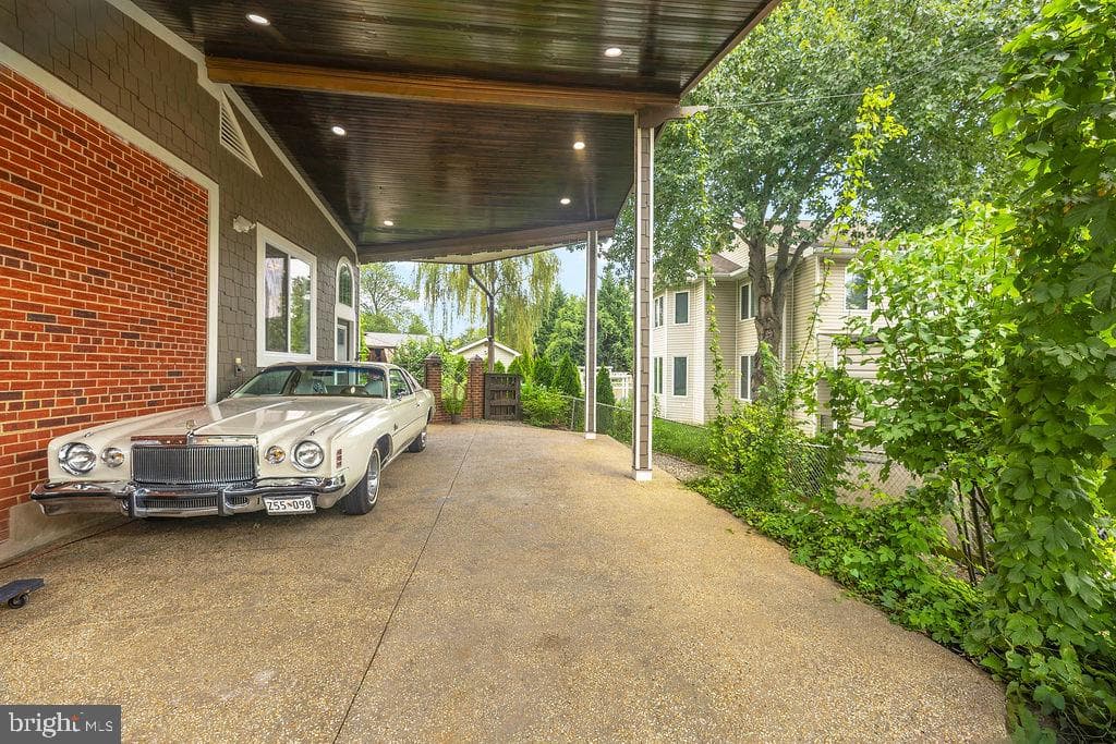 1516 Vivian Court photo 45