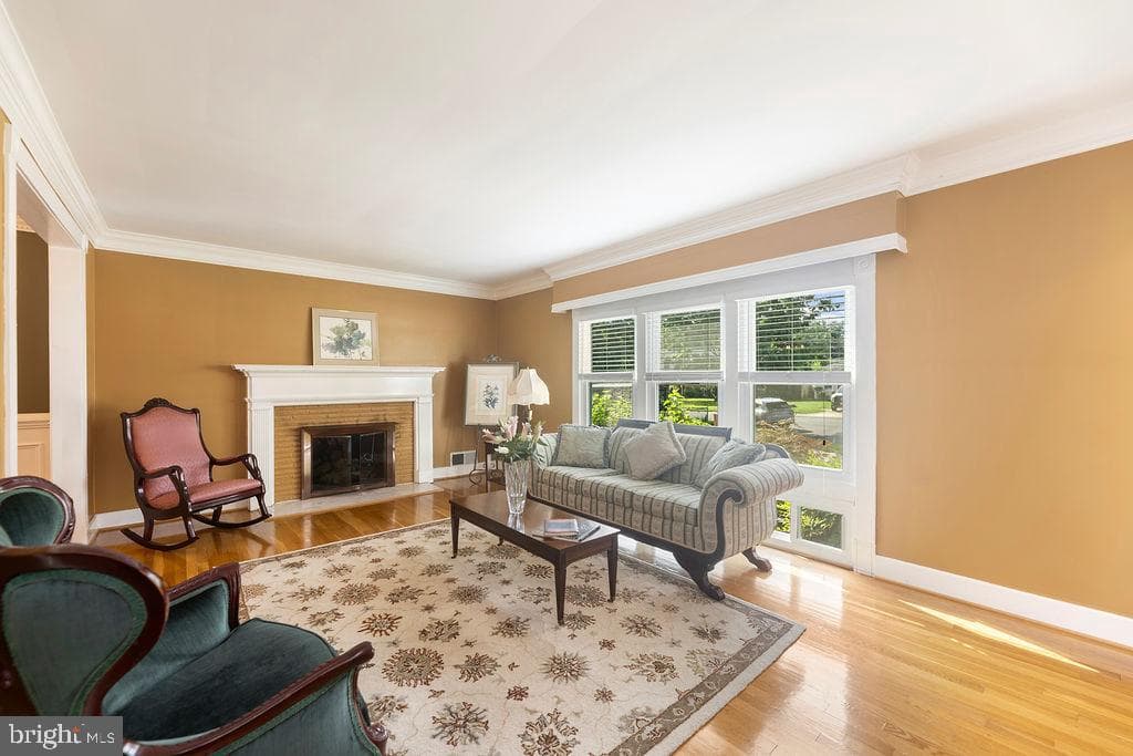 1516 Vivian Court photo 6