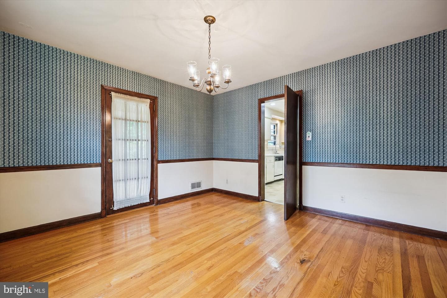 1305 Woodside Parkway photo 5