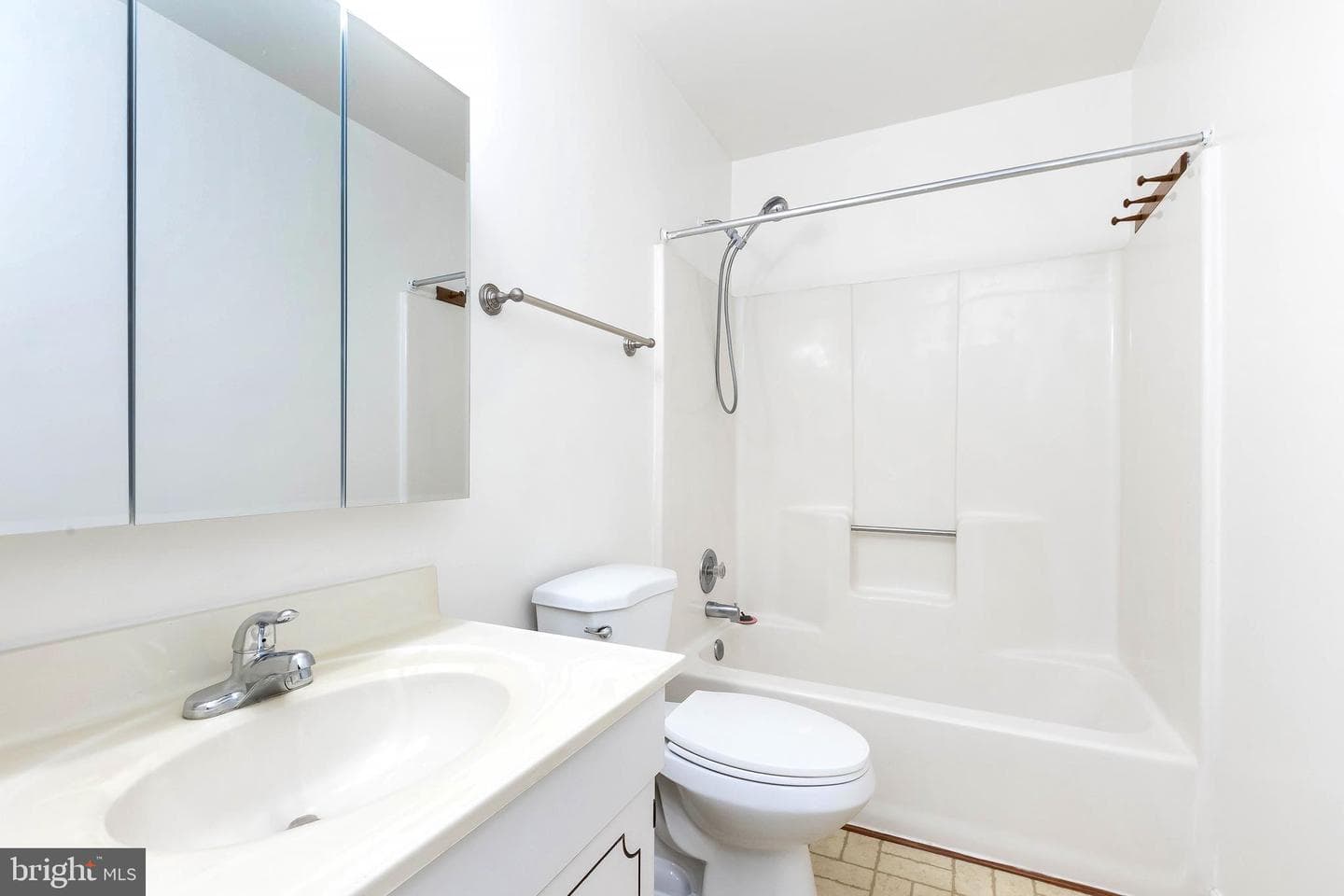 18432 Gardenia Way photo 34