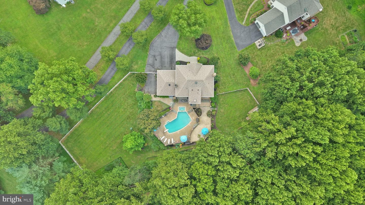 5505 Granby photo 2