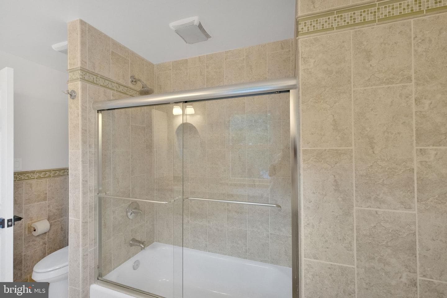 5505 Granby photo 49