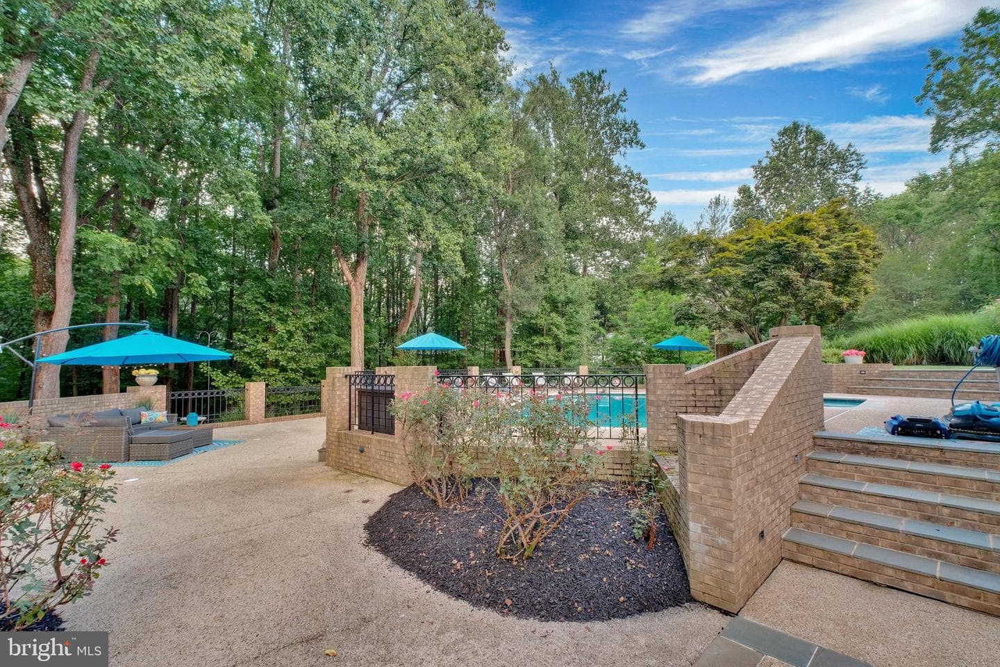 5505 Granby photo 82