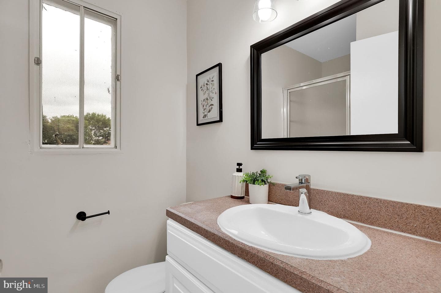 1710 Glenpark Drive photo 16