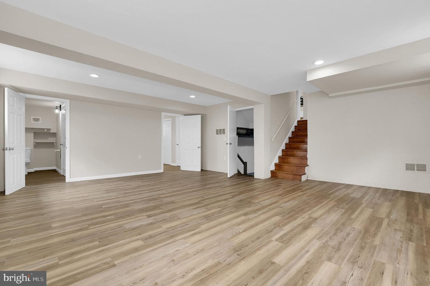 1710 Glenpark Drive photo 17