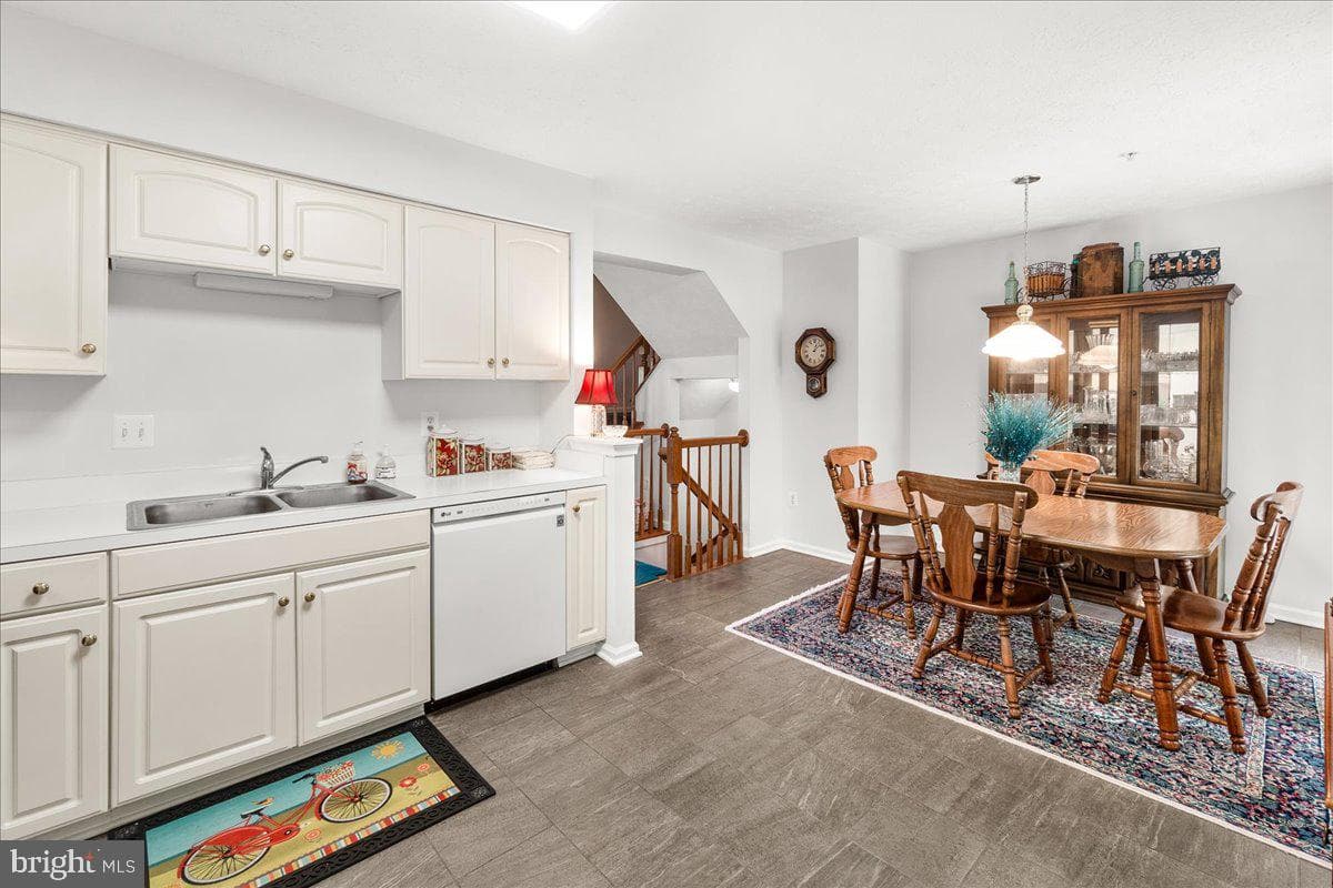 26041 Ridge Manor photo 10