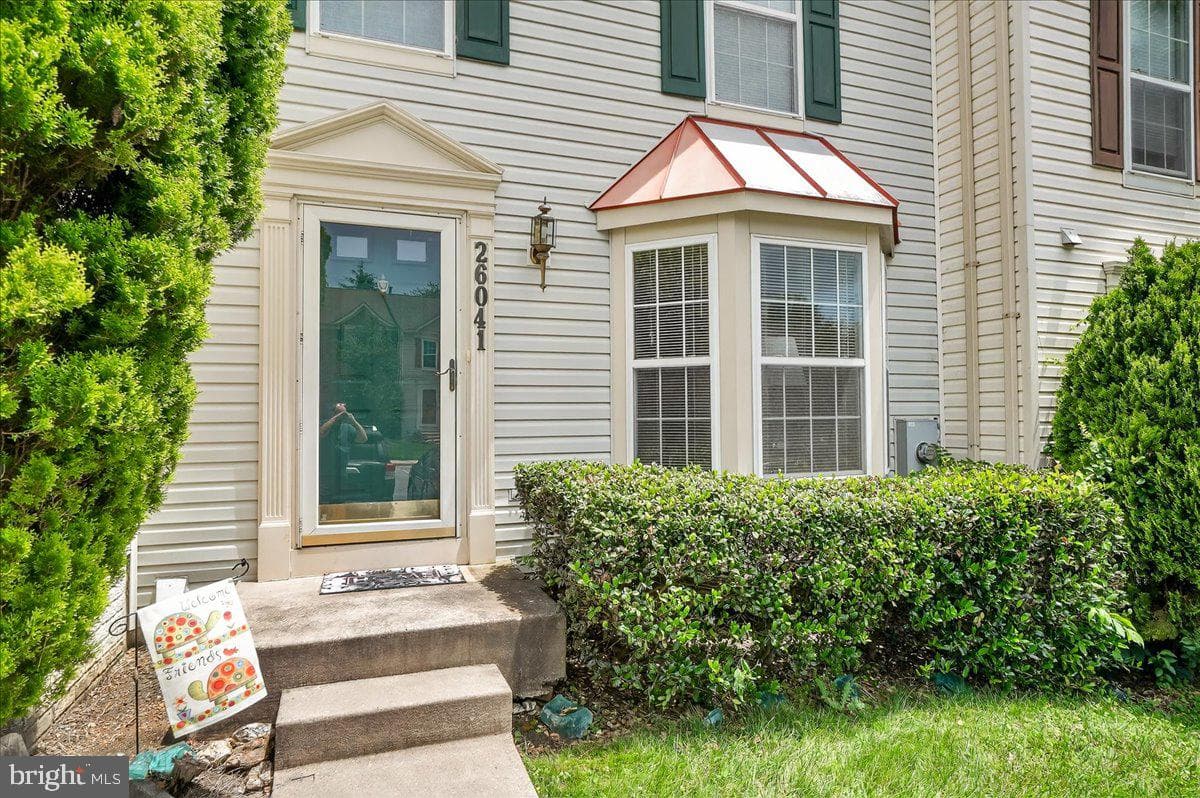 26041 Ridge Manor photo 2