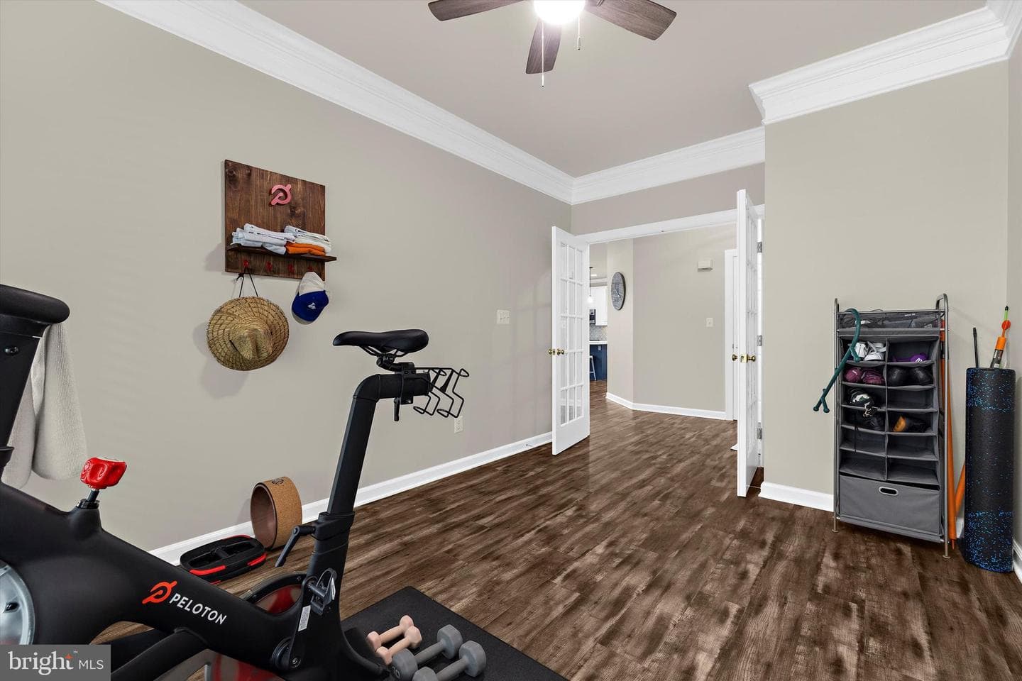 702 Linslade Street photo 14
