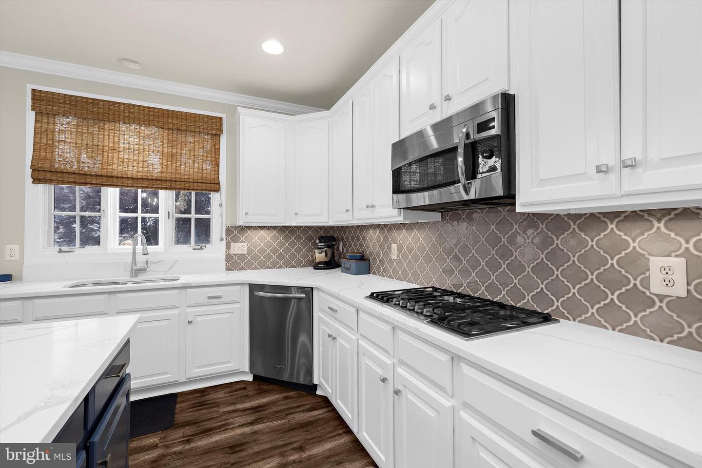 702 Linslade Street photo 19
