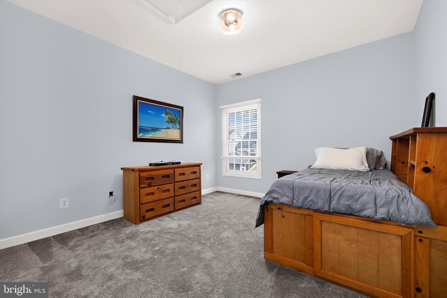 702 Linslade Street photo 47