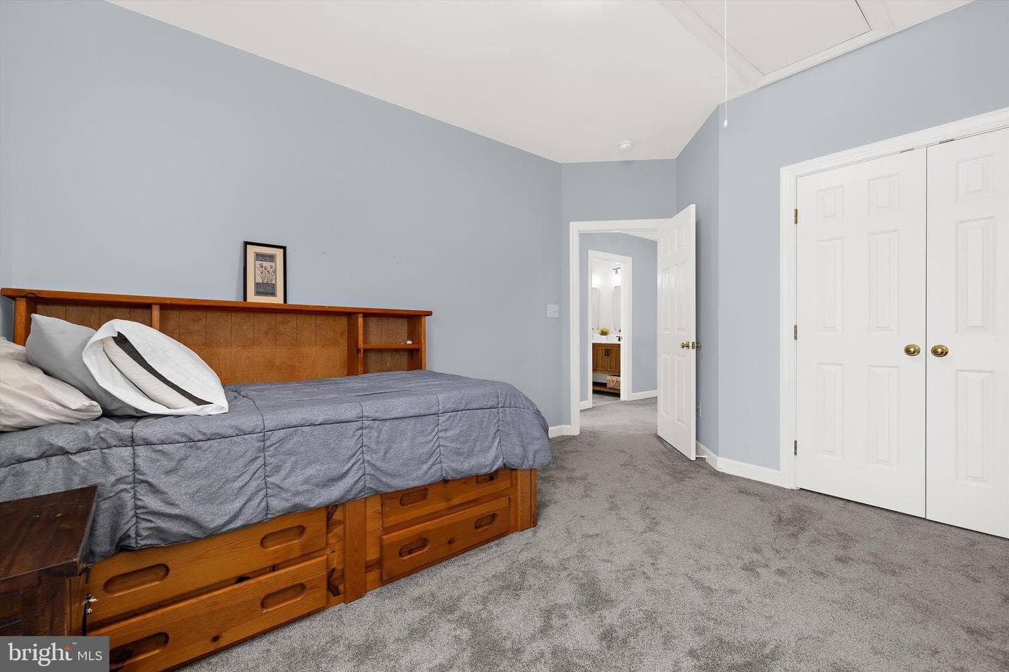 702 Linslade Street photo 48