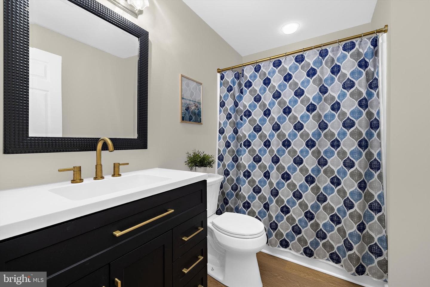 702 Linslade Street photo 49