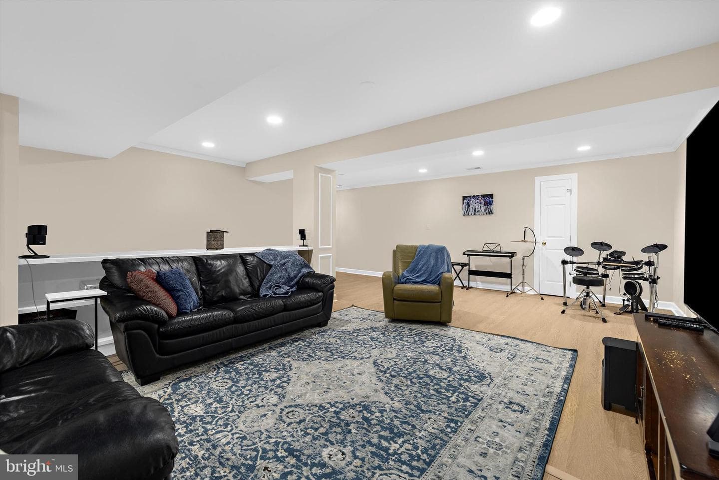 702 Linslade Street photo 52