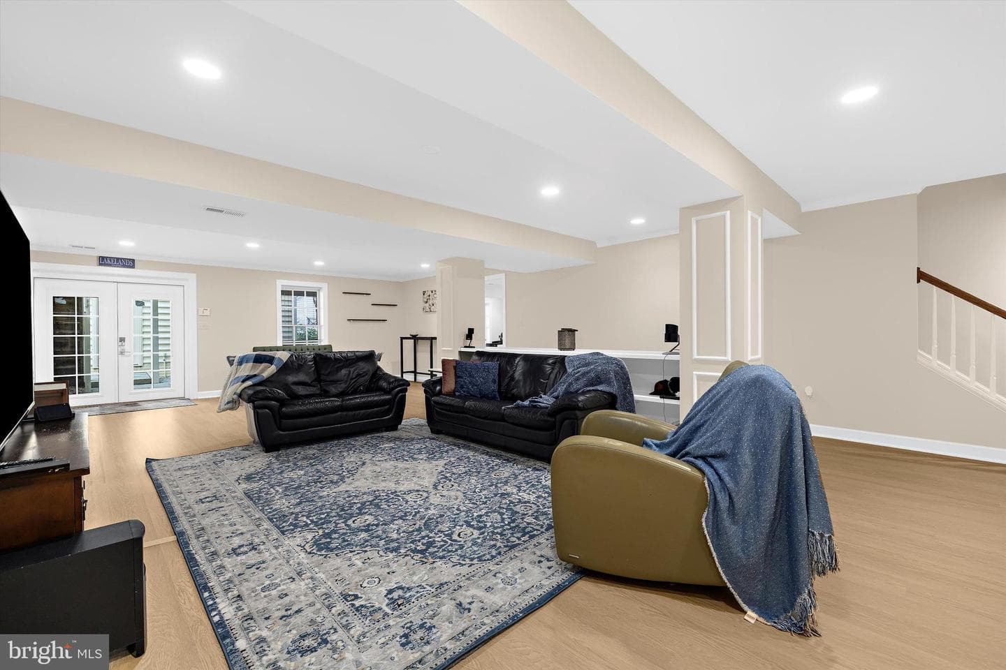 702 Linslade Street photo 53