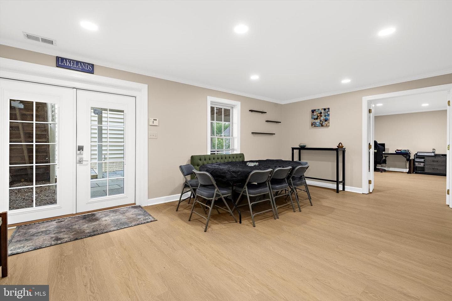 702 Linslade Street photo 54