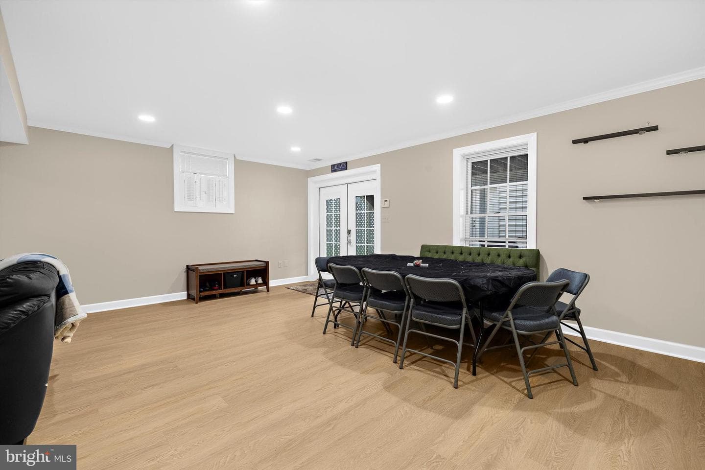 702 Linslade Street photo 55