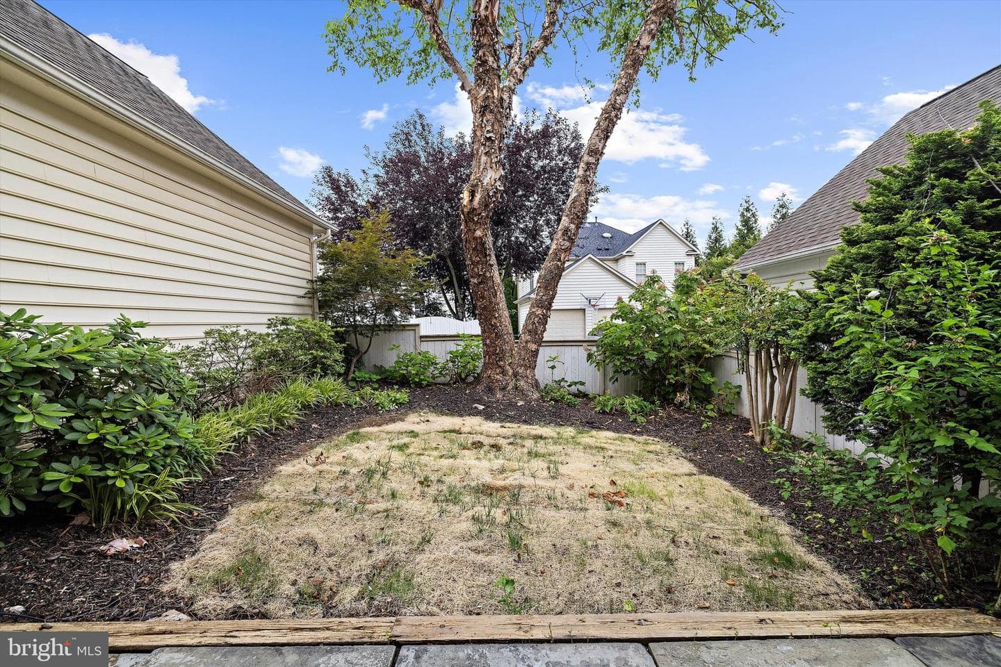 702 Linslade Street photo 66