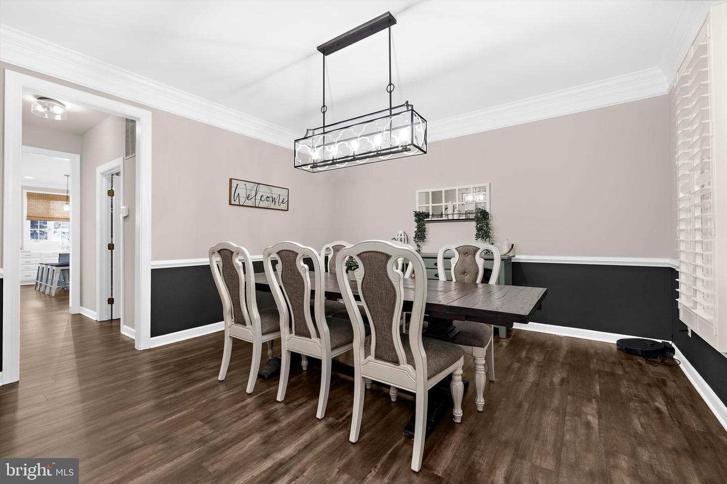 702 Linslade Street photo 8