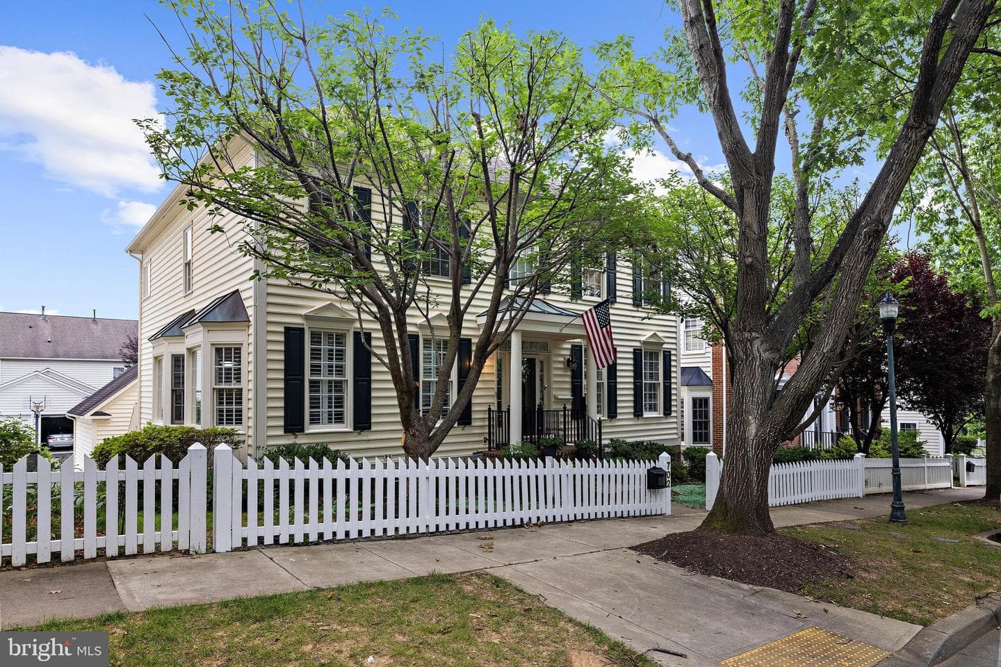 702 Linslade Street photo 85