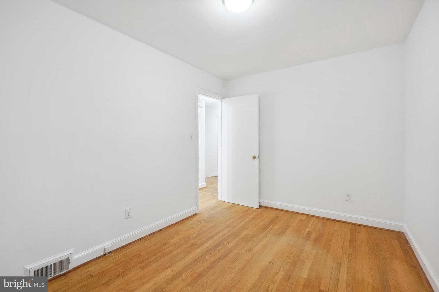 8101 Sligo Creek Parkway photo 18