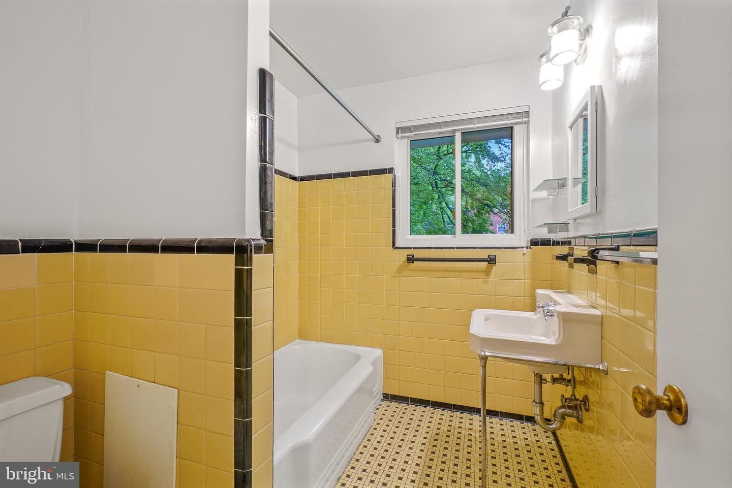 8101 Sligo Creek Parkway photo 19