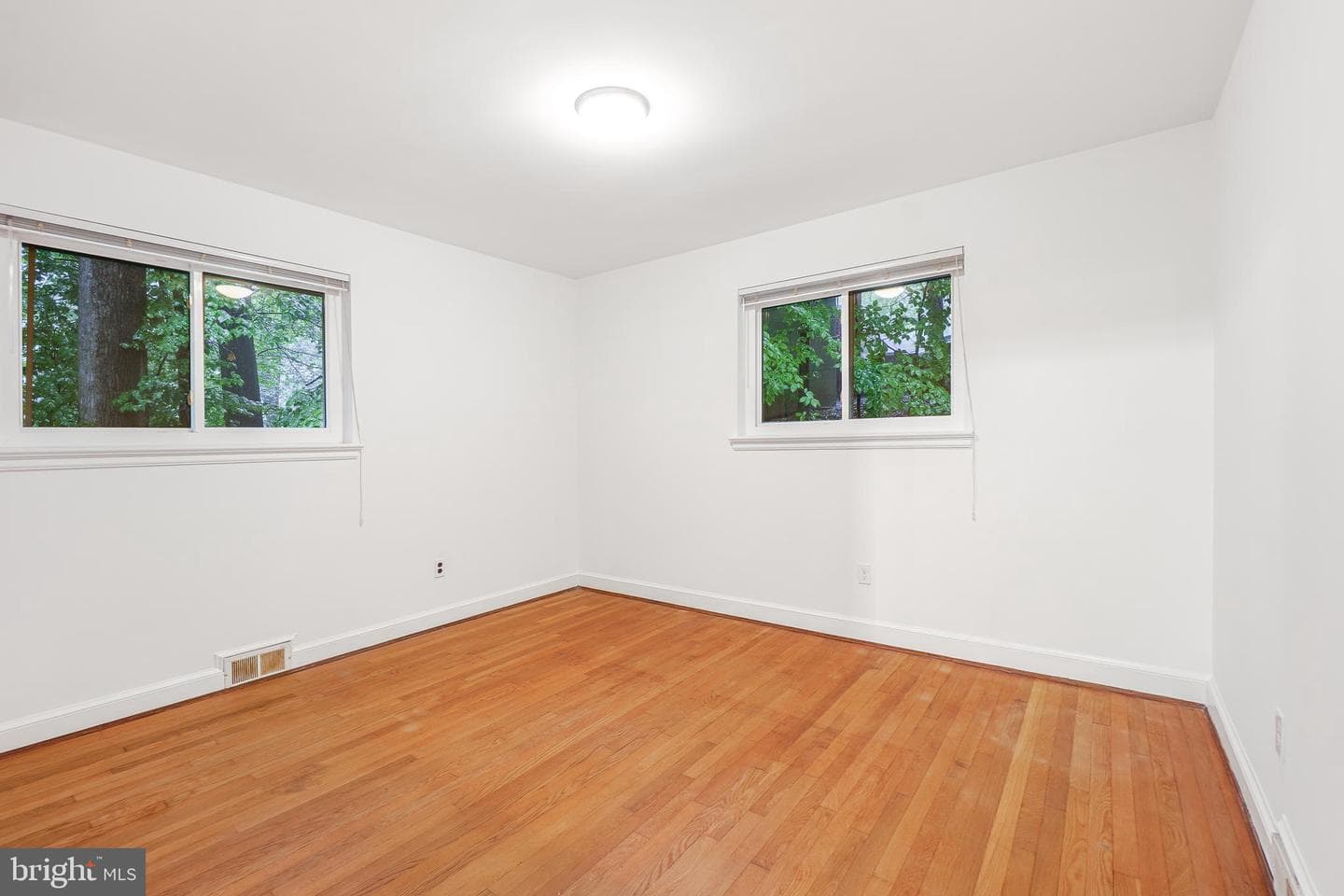 8101 Sligo Creek Parkway photo 20