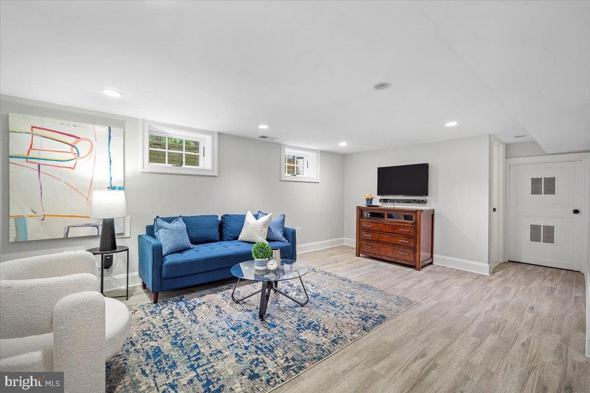 4615 Hunt Avenue photo 44