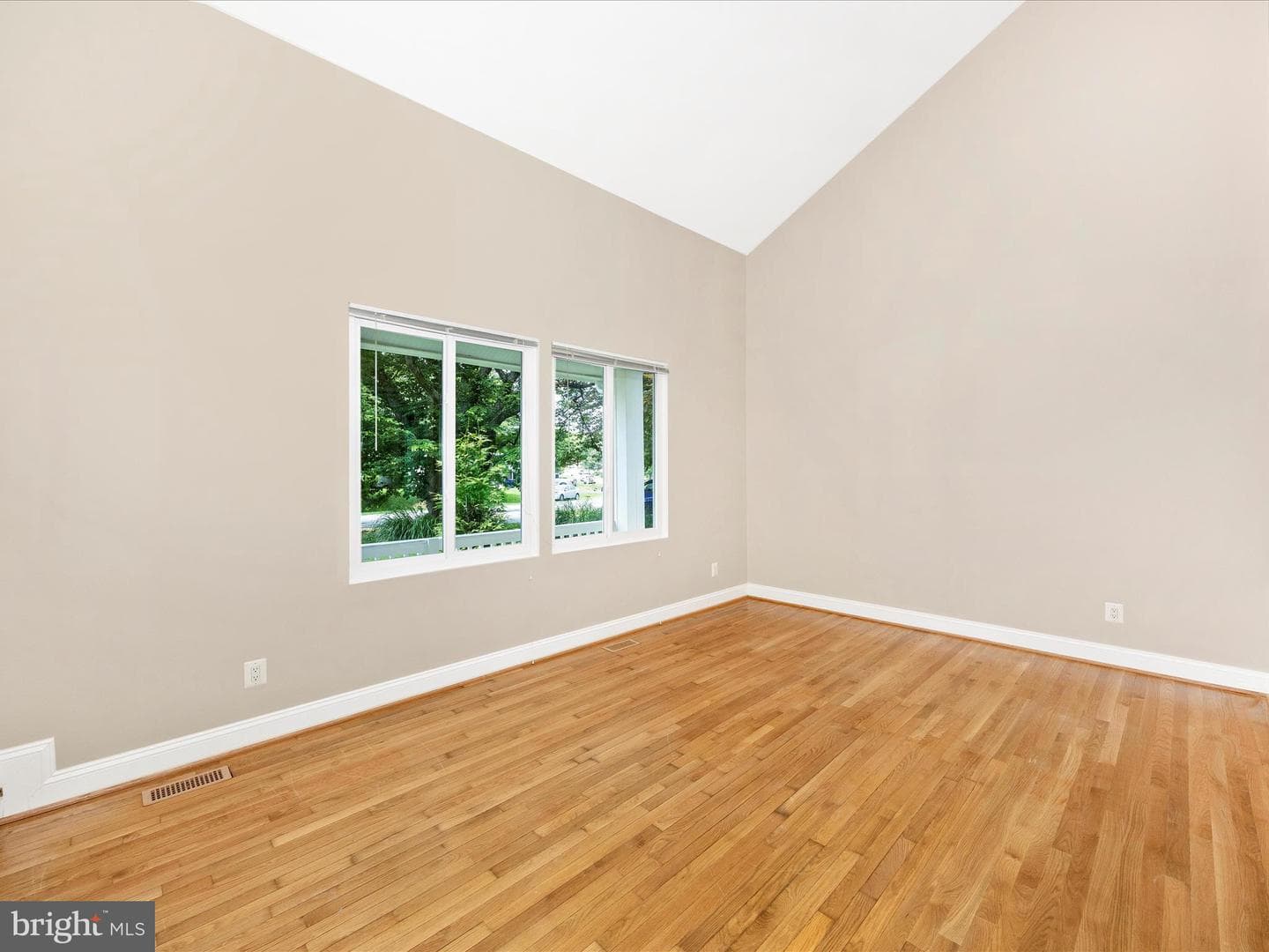 18333 Dutchess Drive photo 9