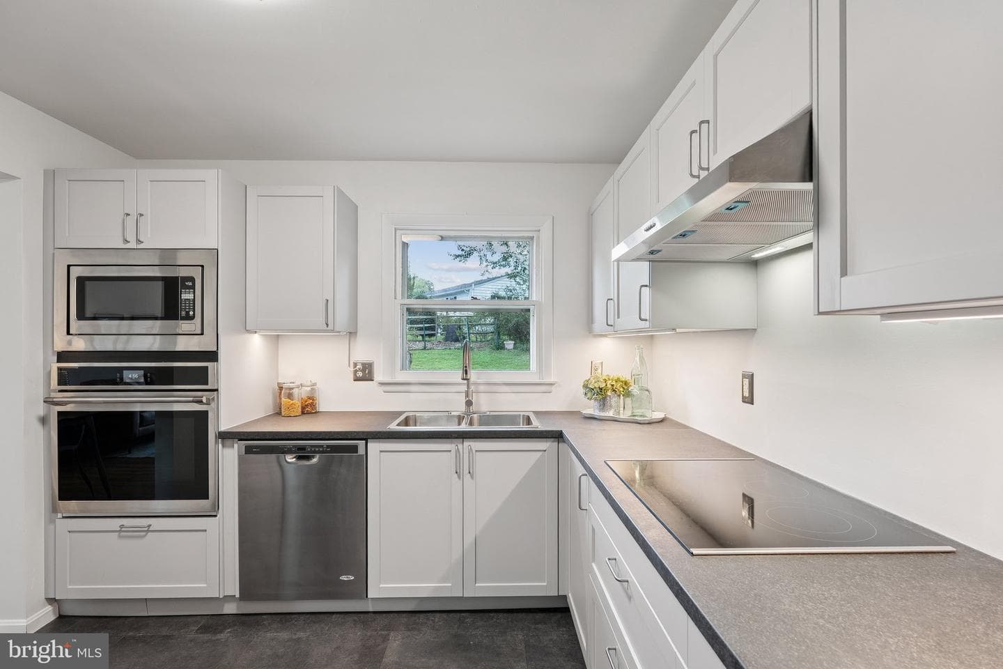 16829 Westbourne Terrace photo 12