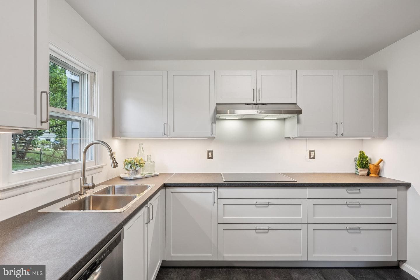 16829 Westbourne Terrace photo 14