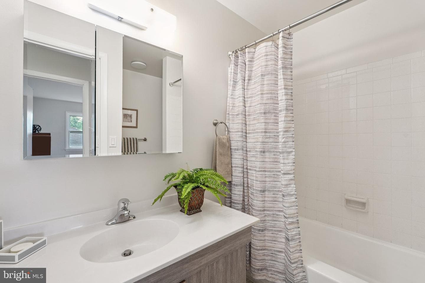 16829 Westbourne Terrace photo 25