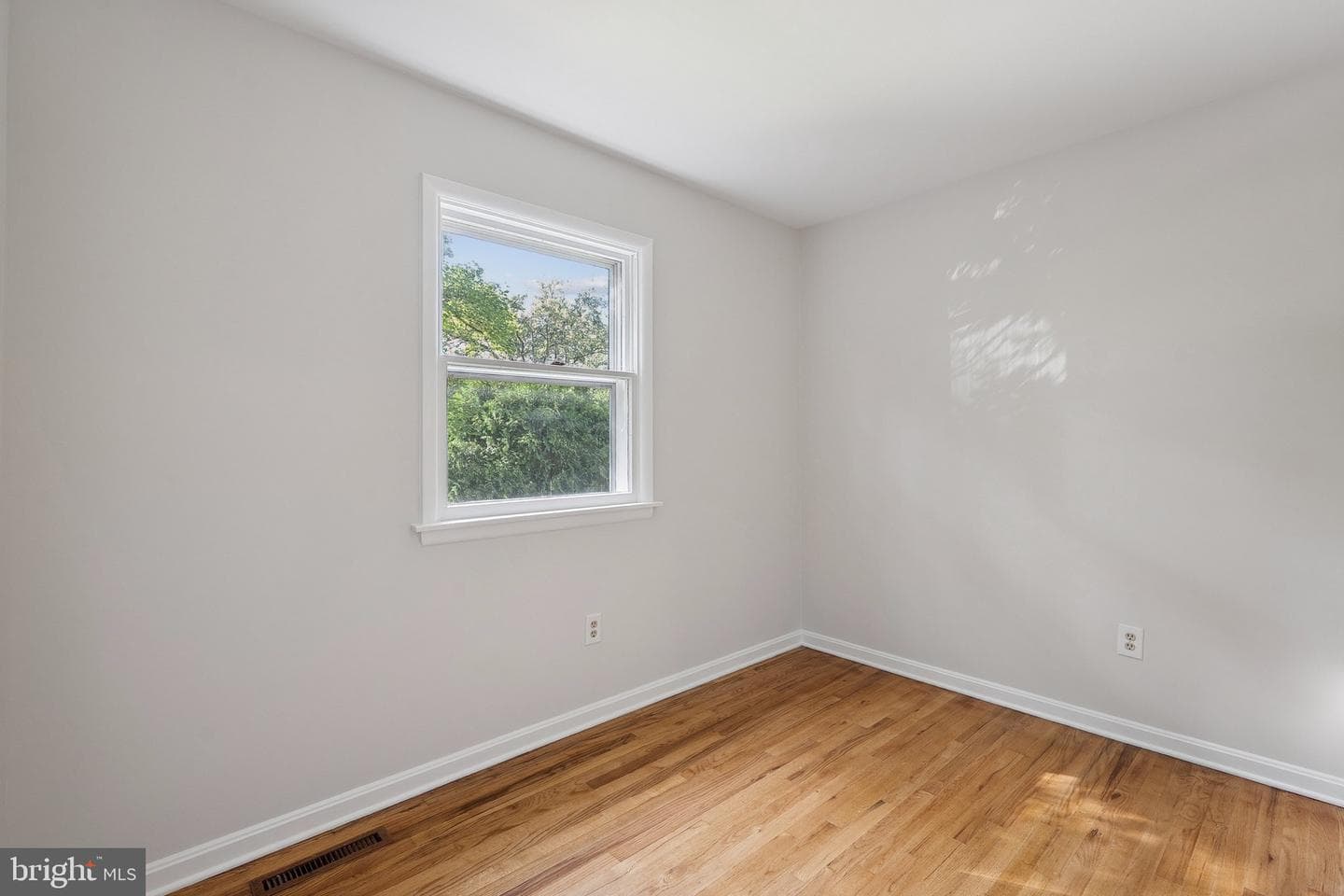 16829 Westbourne Terrace photo 26