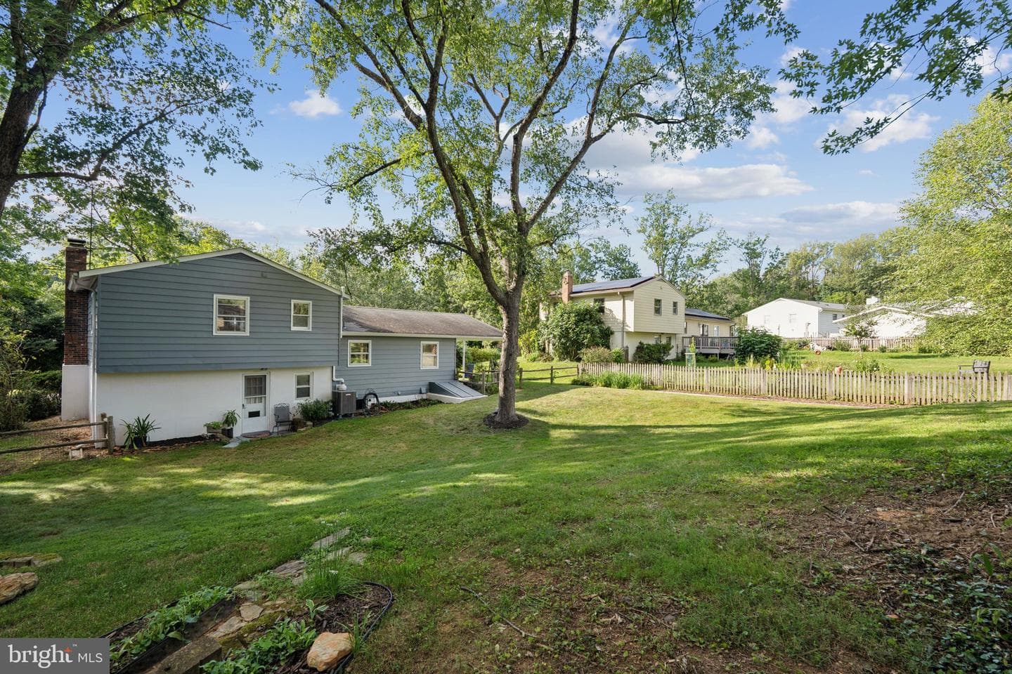 16829 Westbourne Terrace photo 32