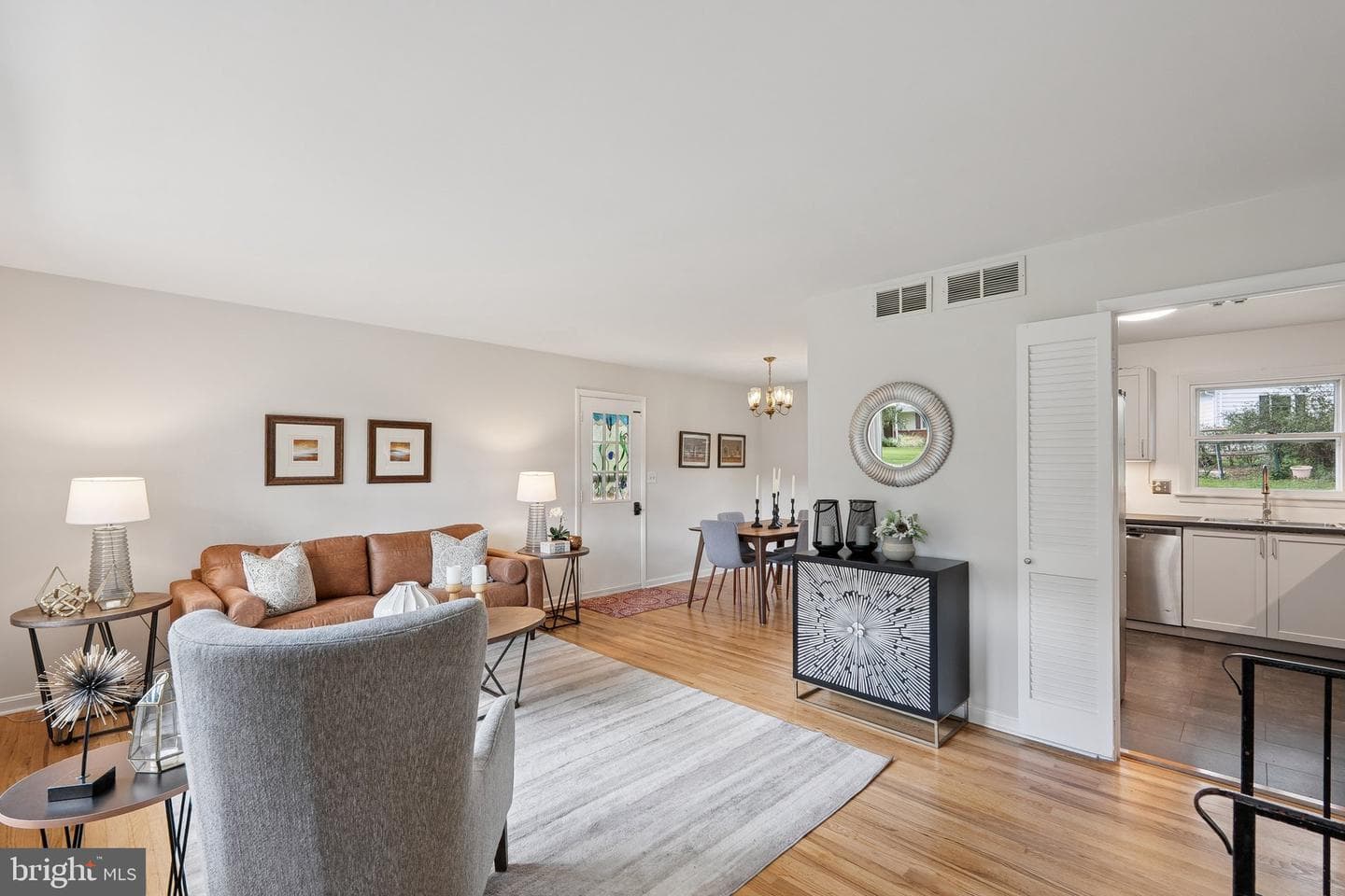 16829 Westbourne Terrace photo 8