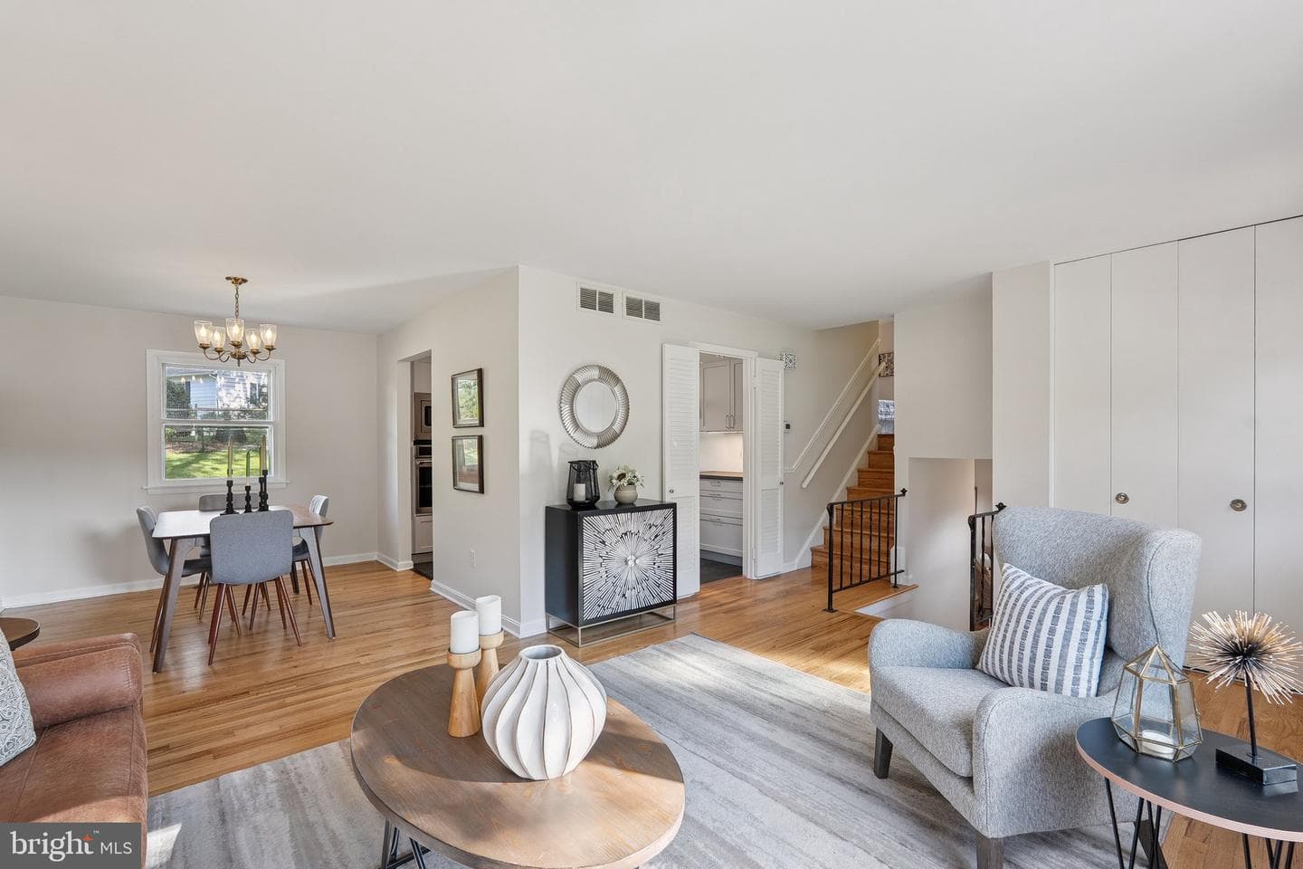 16829 Westbourne Terrace photo 9
